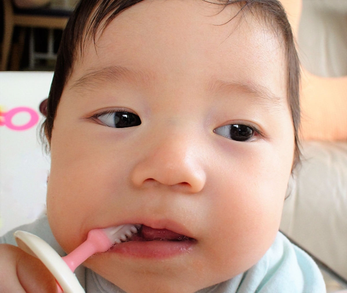 赤ちゃんの歯磨きはいつから タイミングや嫌がるときの対処法5選 Nanomum ナノマム 岐阜の子育てママのためのメディア