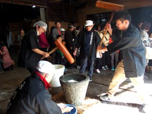 お餅にバター!?山川醸造もちつき大会 @ 山川醸造株式会社