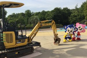 【モンキーパーク】はたらく車大集合! @ 日本モンキーパーク 水の楽園モンプル